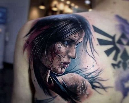 写实后肩纹身图案