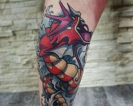 卡通小腿神奇宝贝暴鲤龙纹身图案