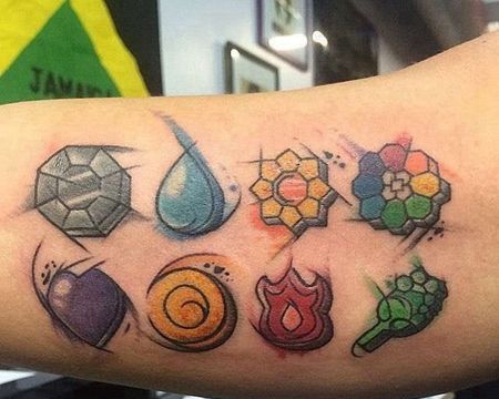 卡通大臂神奇宝贝徽章纹身图案