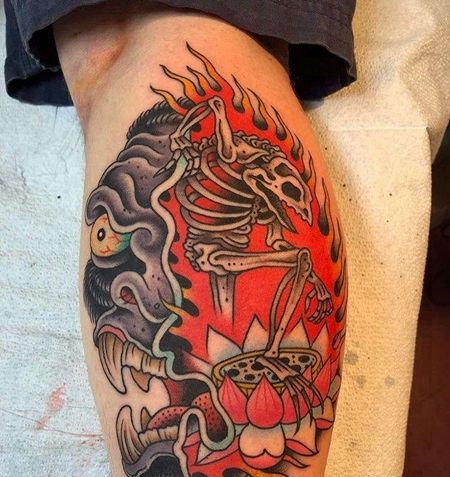 卡通小腿猩猩纹身图案