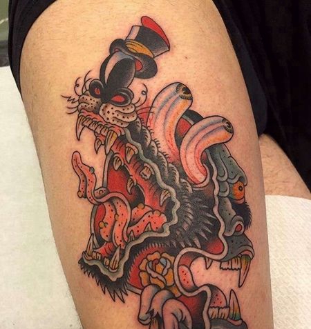 Old School大腿猩猩狼纹身图案