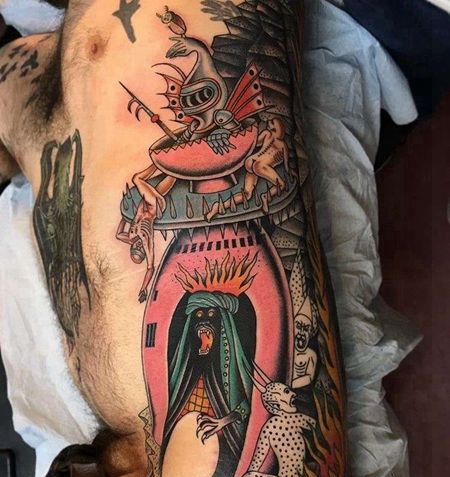 Old School侧腰外星人纹身图案