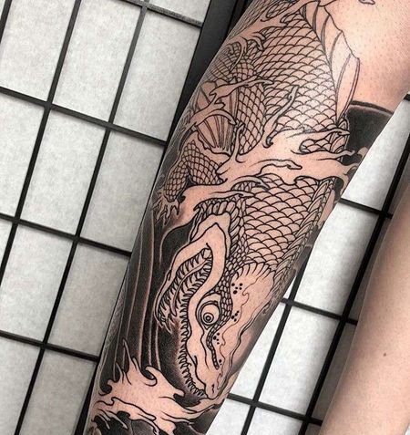 日式大腿龙鱼纹身图案