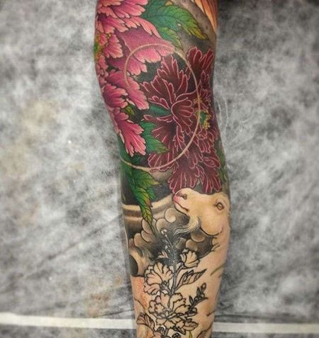 日式小腿羊牡丹纹身图案