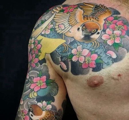 日式鸟前胸纹身图案