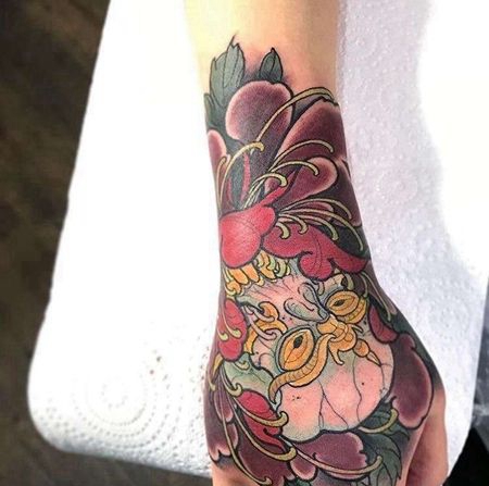 日式手背牡丹骷髅纹身图案