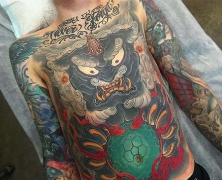 新传统肚子唐狮纹身图案