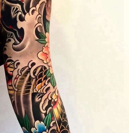 日式小臂牡丹鲤鱼纹身图案