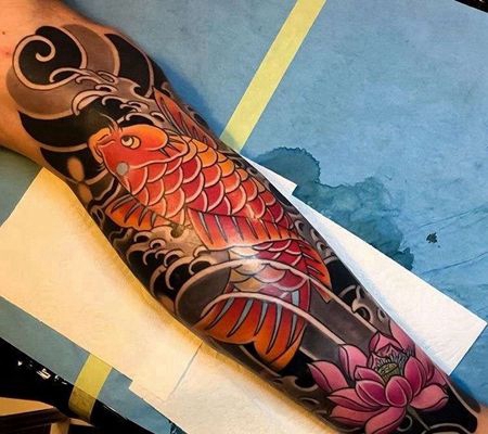 日式小腿鲤鱼荷花纹身图案