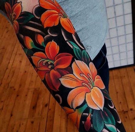 日式小臂花卉纹身图案