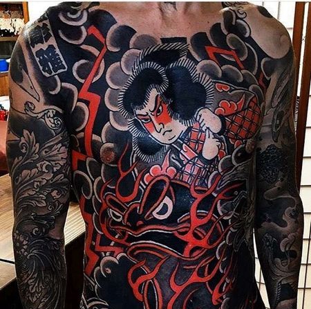 日式前胸腹部武士青蛙纹身图案