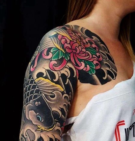 日式大臂前胸鲤鱼菊花纹身图案