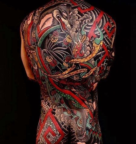 日式后背狼纹身图案