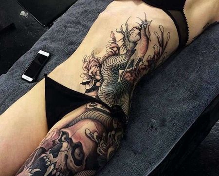 新传统大腿侧腰蛇骷髅纹身图案