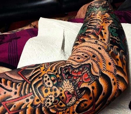 日式腿老虎纹身图案