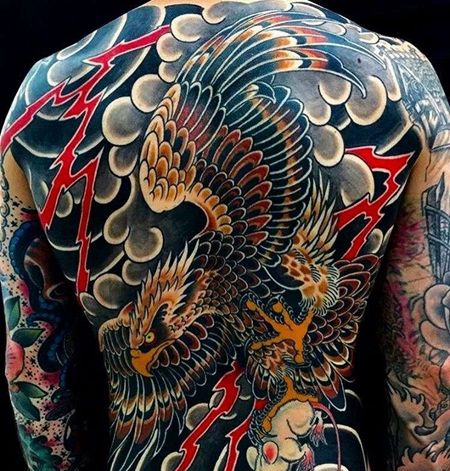 日式后背老鹰纹身图案