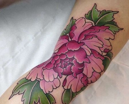 日式腿牡丹纹身图案