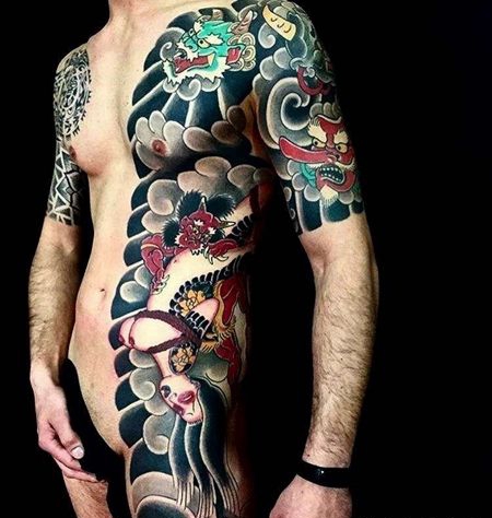 日式大臂侧腰般若天狗女人纹身图案