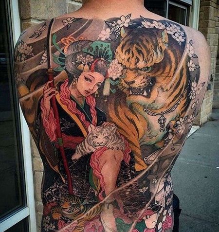 新传统后背艺伎老虎纹身图案