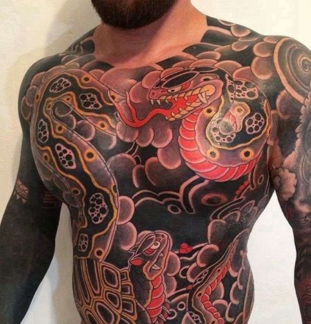 日式前胸肚子蛇纹身图案