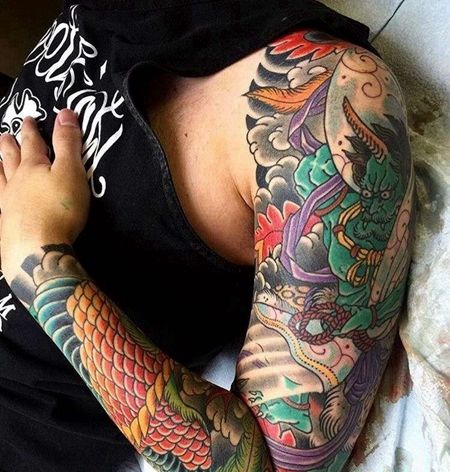 日式胳膊雷神鲤鱼纹身图案