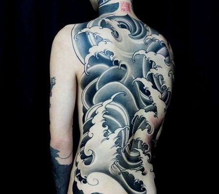 日式后背浪花纹身图案