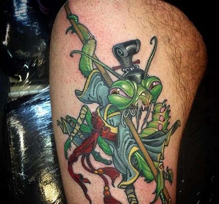 新传统小腿螳螂纹身图案