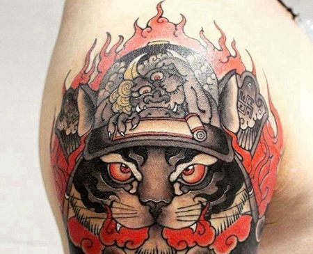 新传统大臂猫纹身图案