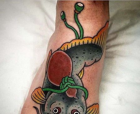 新传统脚背鲶鱼纹身图案