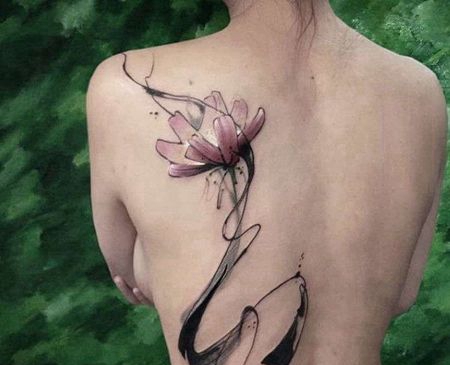 泼墨后背荷花纹身图案