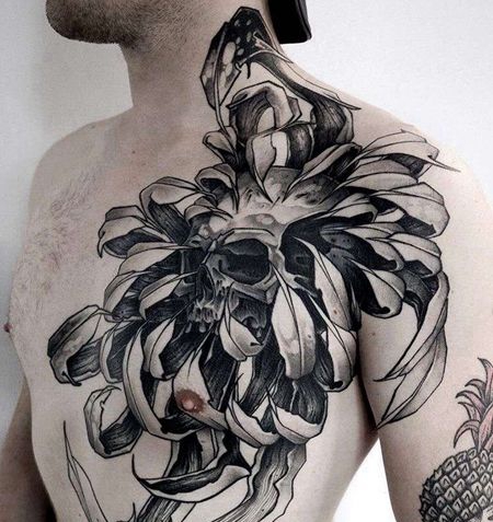 新传统前胸骷髅菊花纹身图案