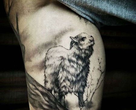 写实侧腰羊纹身图案