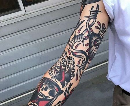 Old School胳膊沙漏燕子纹身图案