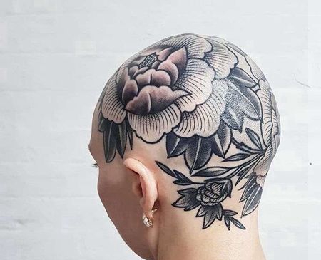 Old School头顶花卉纹身图案