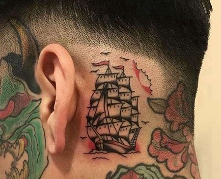 Old School耳后帆船纹身图案