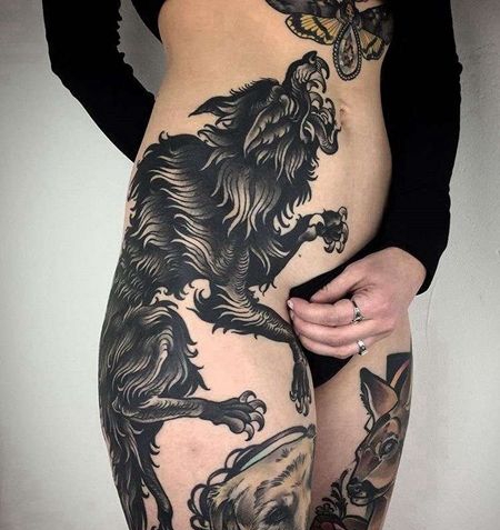 Old School侧腰狼纹身图案