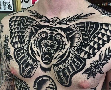 Old School前胸老虎蝴蝶纹身图案