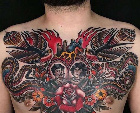 Old School前胸燕子心纹身图案