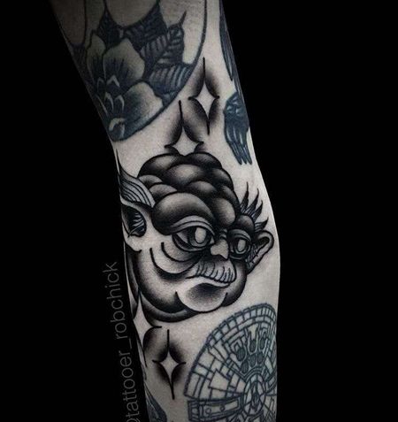 Old School小腿外星人纹身图案