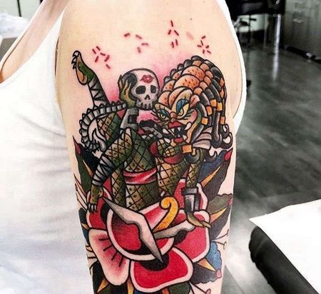 Old School大臂异形玫瑰纹身图案