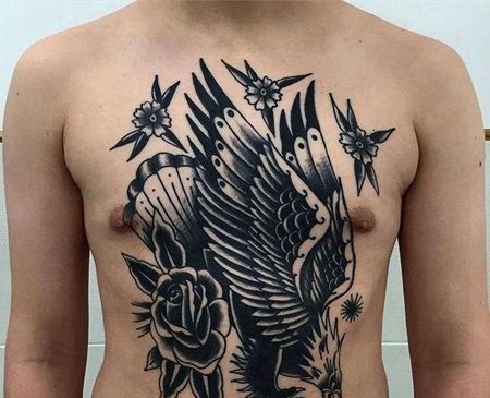 Old School前胸腹部老鹰玫瑰纹身图案