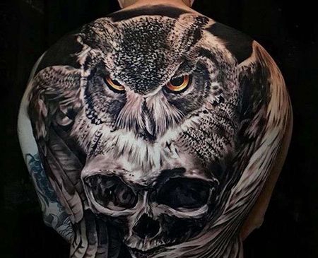 写实后背猫头鹰骷髅纹身图案