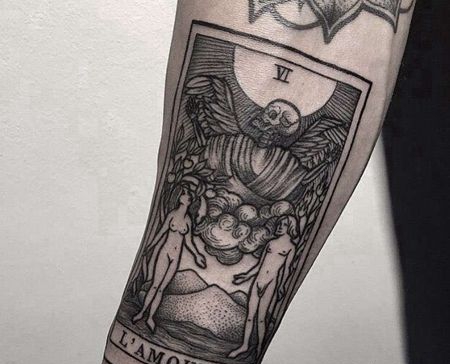 线条小臂上帝纹身图案