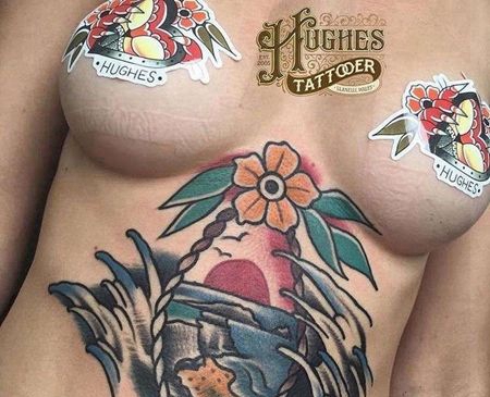 Old School胸下风景纹身图案