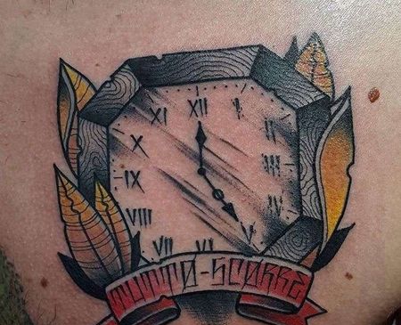 Old School前胸钟表纹身图案