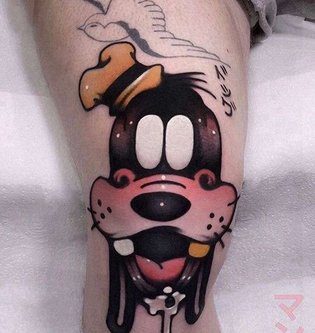 New School大腿高飞纹身图案