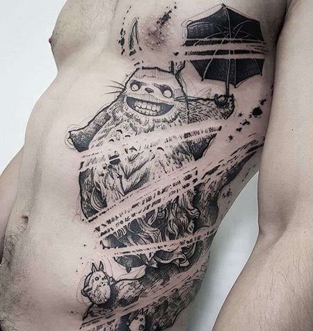 点线侧腰龙猫纹身图案