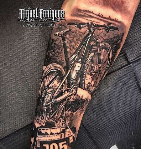 写实小臂自行车纹身图案