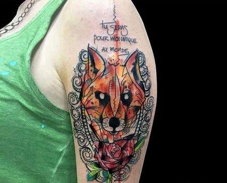 泼墨大腿狐狸纹身图案