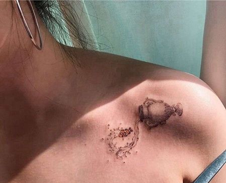 锁骨瓶子鱼纹身图案